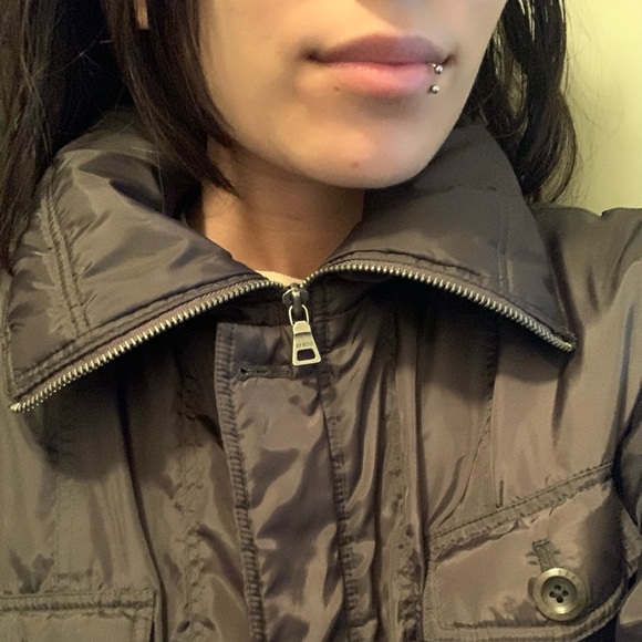 Guess Medium Cargo Y2K Style Embroidered Pocketed Zip Up Collared Puffer Jacket - Picture 11 of 12